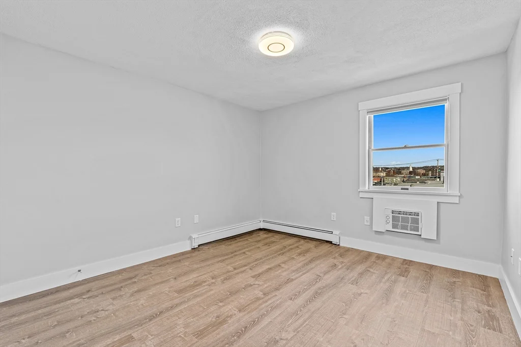 2 bed, 1 bath apartment for rent at 4 Golden Ct Unit 7, Medford — photo 6 of 17