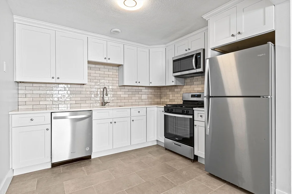 2 bed, 1 bath apartment for rent at 4 Golden Ct Unit 7, Medford — photo 16 of 17