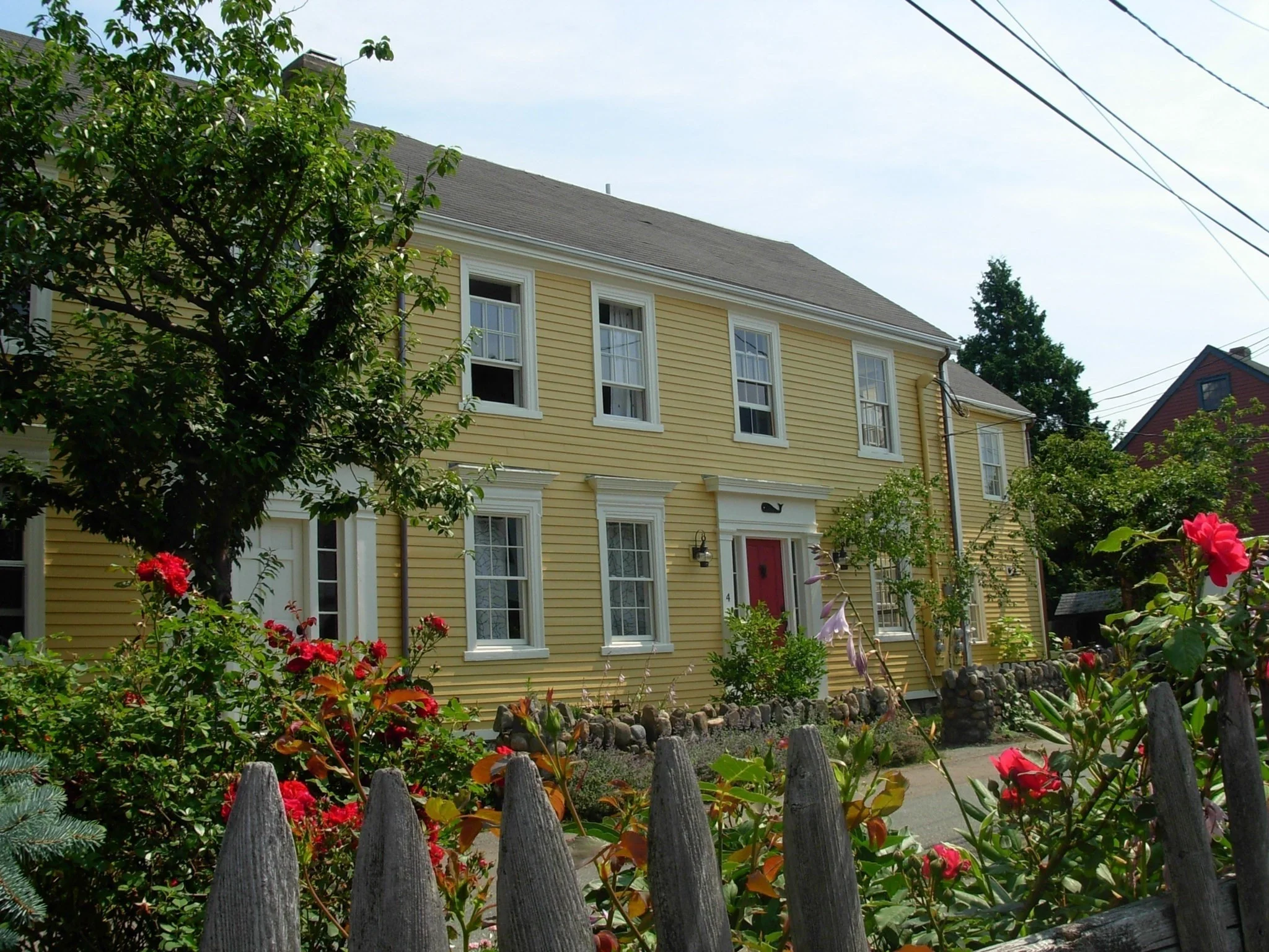 3 bed, 2 bath apartment for rent at 4 Goodwins Ct Unit 1, Marblehead — photo 1 of 16