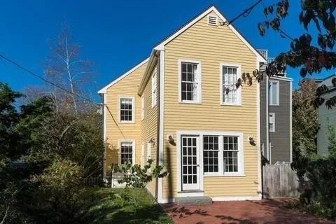 3 bed, 2 bath apartment for rent at 4 Goodwins Ct Unit 1, Marblehead — photo 16 of 16