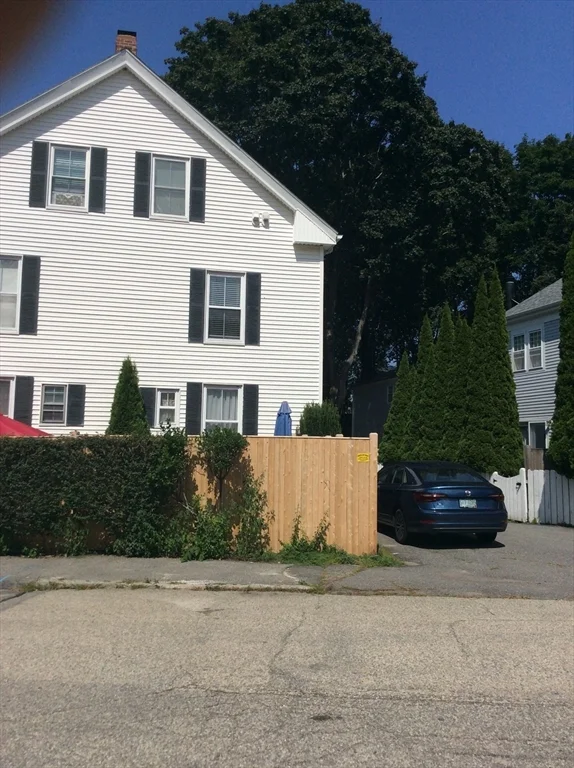 1 bed, 1 bath apartment for rent at 4 Greenleaf St Unit A, Newburyport — photo 1 of 9