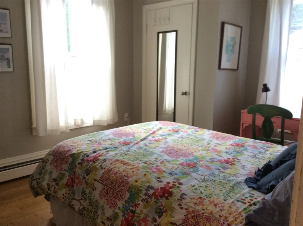 1 bed, 1 bath apartment for rent at 4 Greenleaf St Unit A, Newburyport — photo 6 of 9
