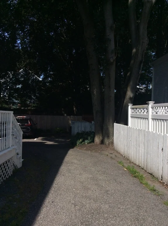 1 bed, 1 bath apartment for rent at 4 Greenleaf St Unit A, Newburyport — photo 8 of 9