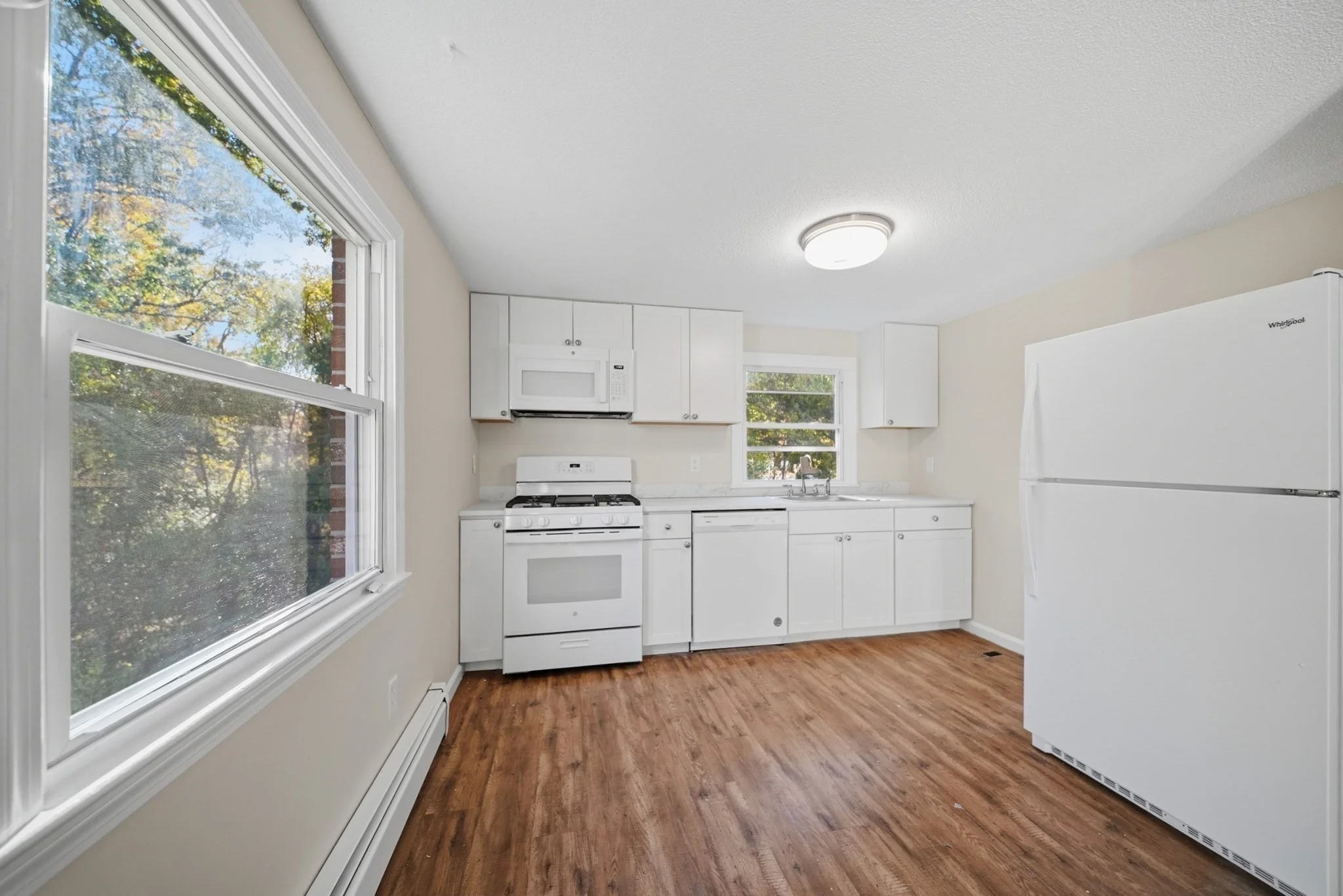 2 bed, 1 bath apartment for rent at 4 Greenleaf Unit 4B, Merrimac — photo 7 of 26