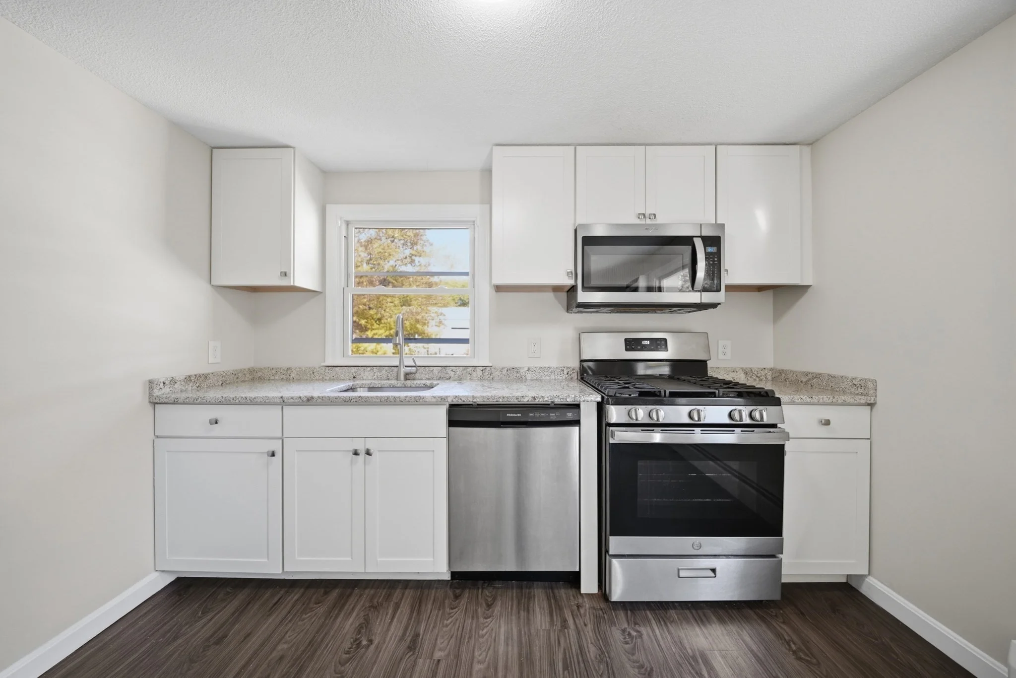 2 bed, 1 bath apartment for rent at 4 Greenleaf Unit 4C, Merrimac — photo 8 of 24