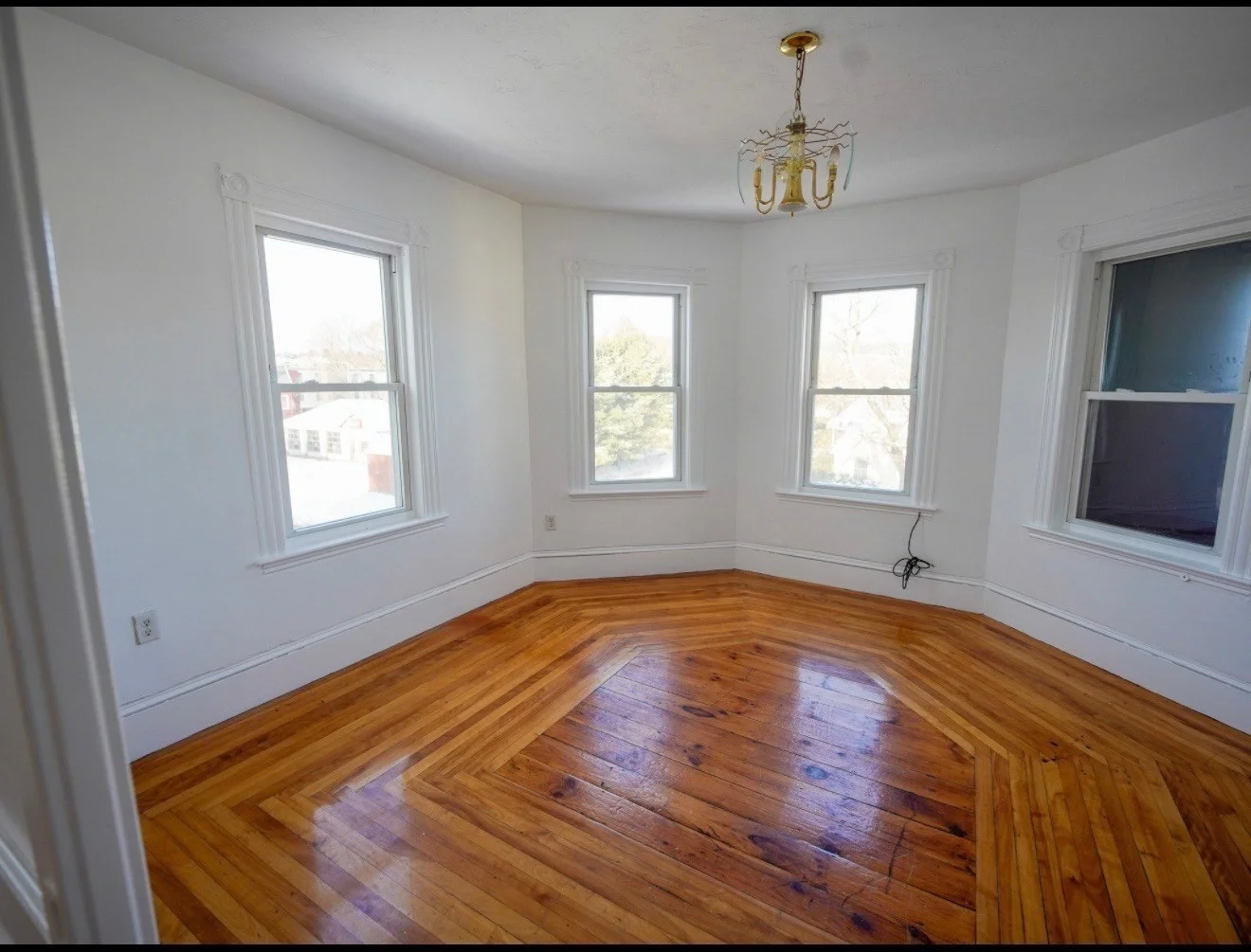 3 bed, 1 bath apartment for rent at 4 Greenwood St Unit 3-Room, Worcester — photo 6 of 13