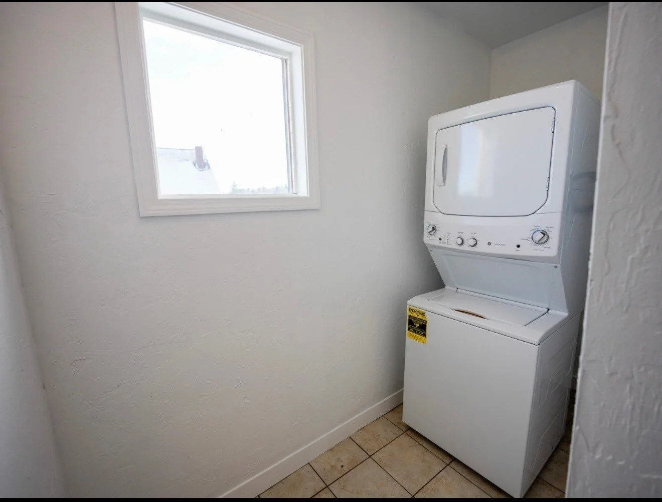 3 bed, 1 bath apartment for rent at 4 Greenwood St Unit 3-Room, Worcester — photo 5 of 13