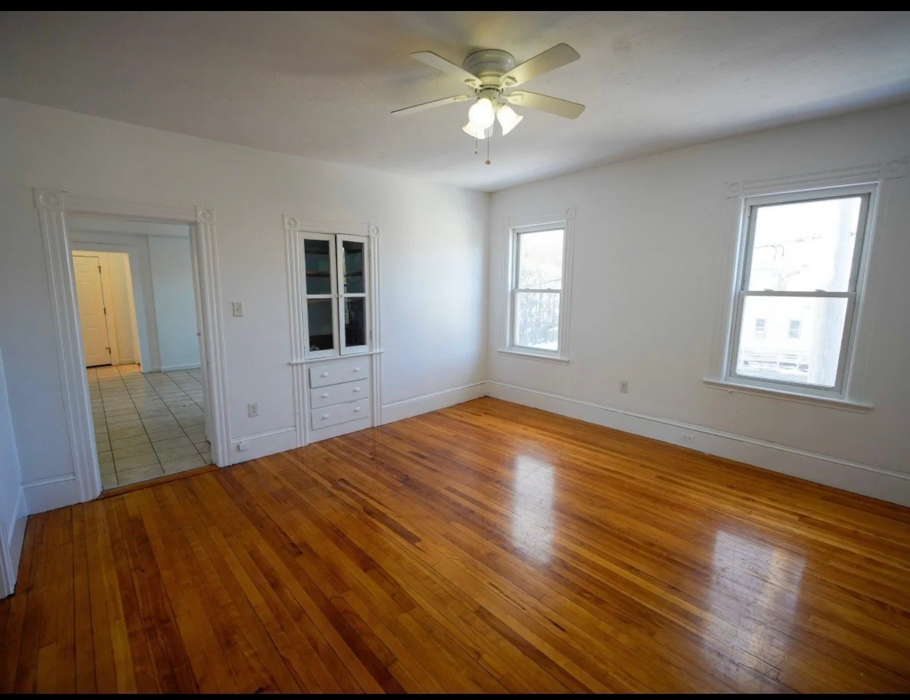 3 bed, 1 bath apartment for rent at 4 Greenwood St Unit 3-Room, Worcester — photo 10 of 13