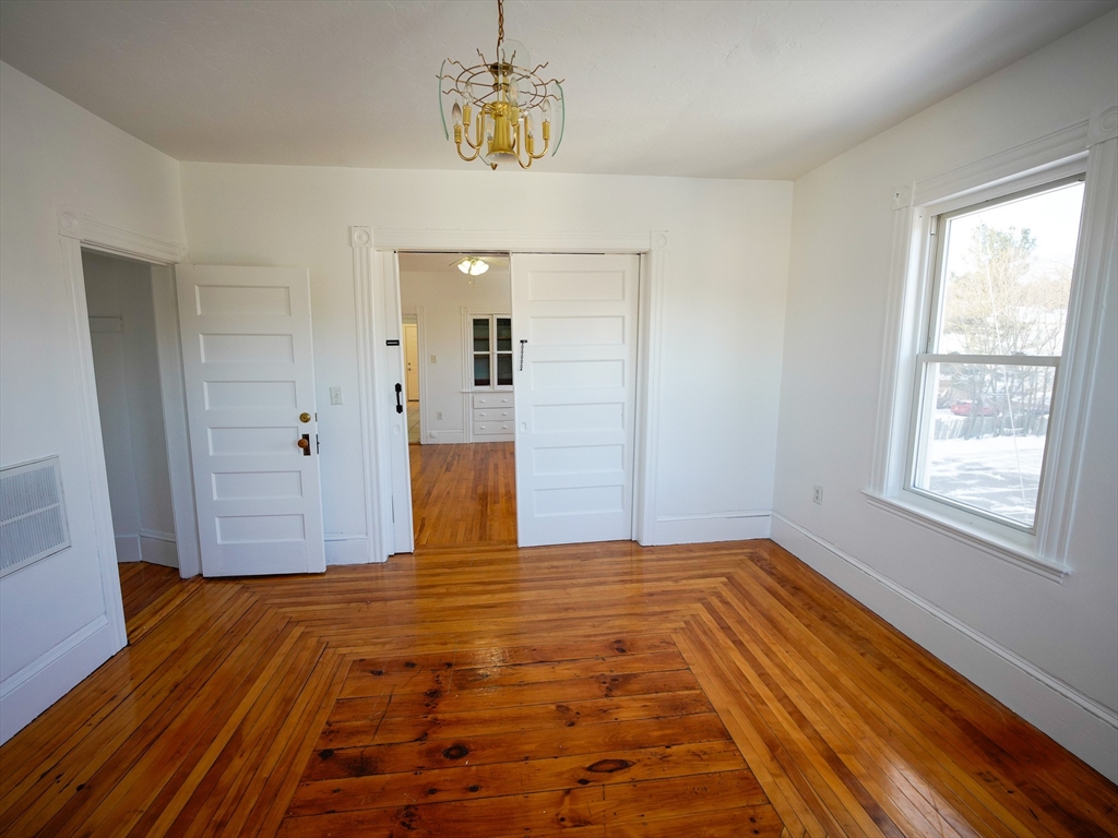 3 bed, 1 bath apartment for rent at 4 Greenwood St Unit 3, Worcester — photo 13 of 16