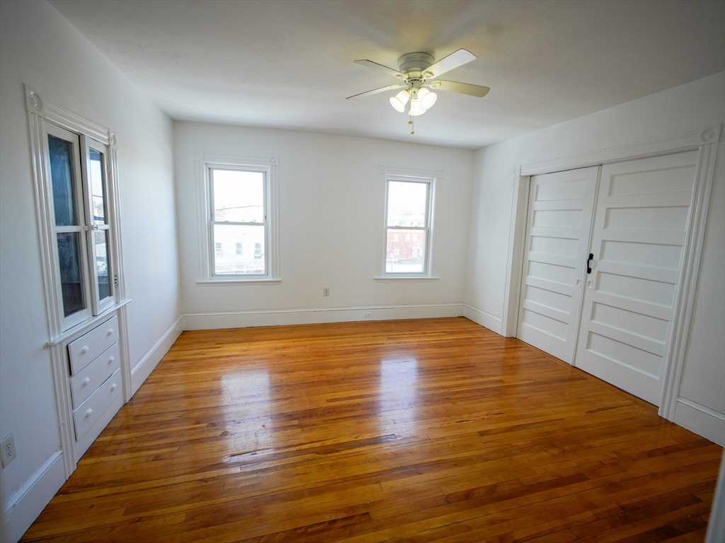 3 bed, 1 bath apartment for rent at 4 Greenwood St Unit 3, Worcester — photo 9 of 16