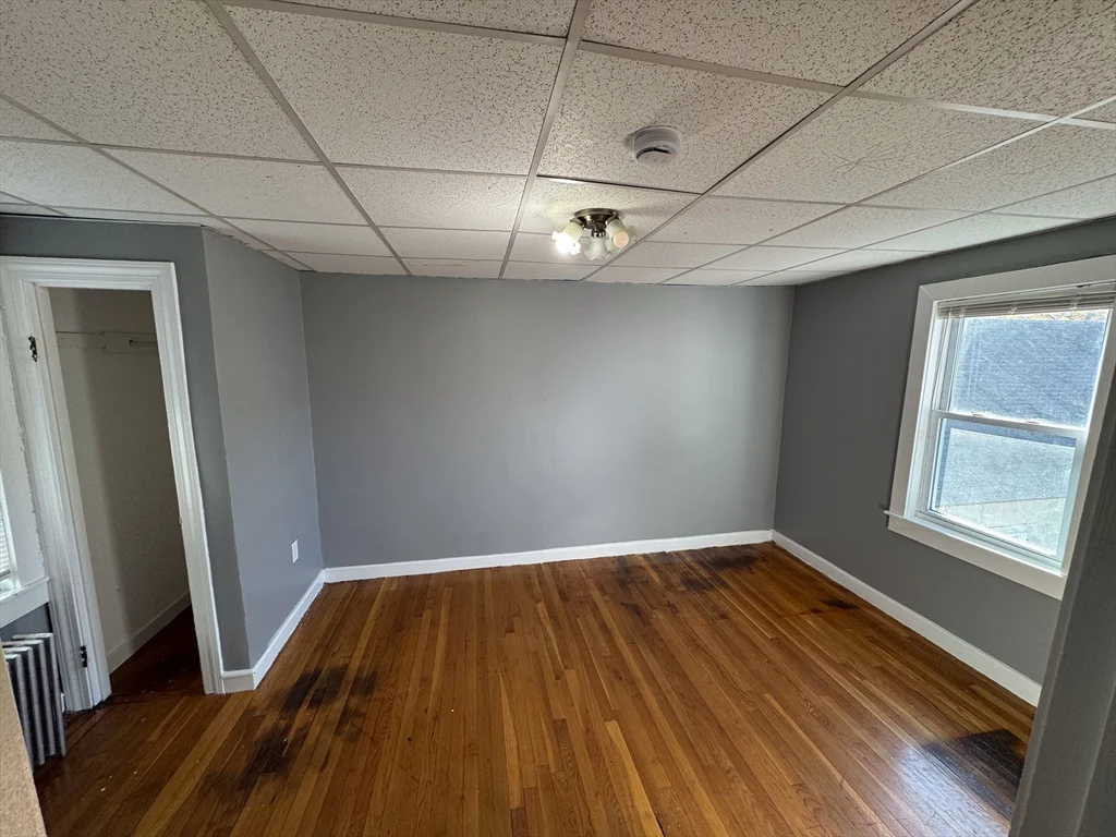 4 bed, 1 bath apartment for rent at 4 Greenwood Unit 2, Worcester — photo 7 of 8
