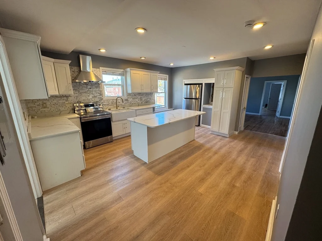 4 bed, 1 bath apartment for rent at 4 Greenwood Unit 2, Worcester — photo 1 of 8