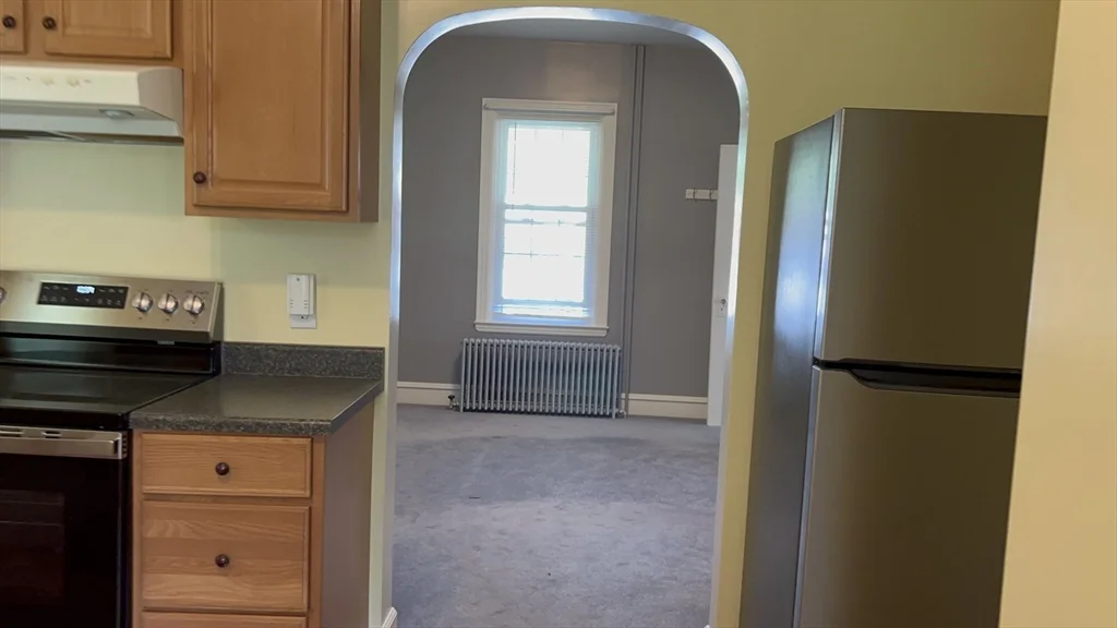 1 bed, 1 bath apartment for rent at 4 Grove St Unit 1, North Westport — photo 5 of 13