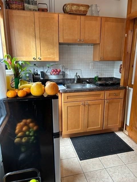 1 bed, 1 bath apartment for rent at 4 Grove St Unit 3, Belmont — photo 3 of 8