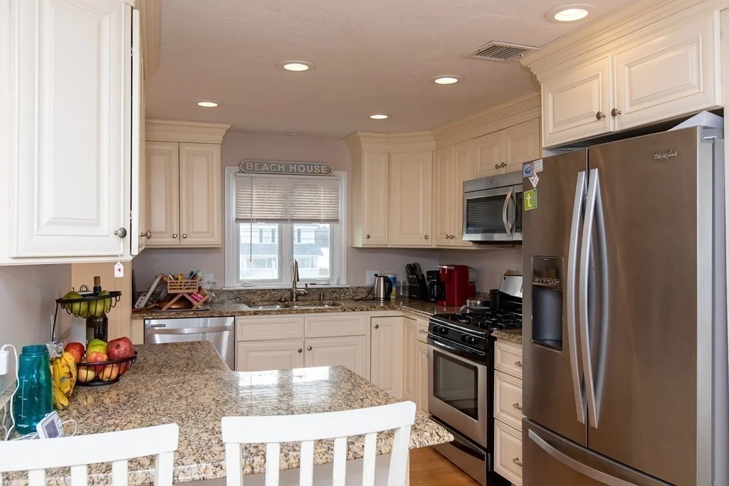 4 bed, 2 bath apartment for rent at 4 Gunrock Ave Unit 0, Hull — photo 3 of 19