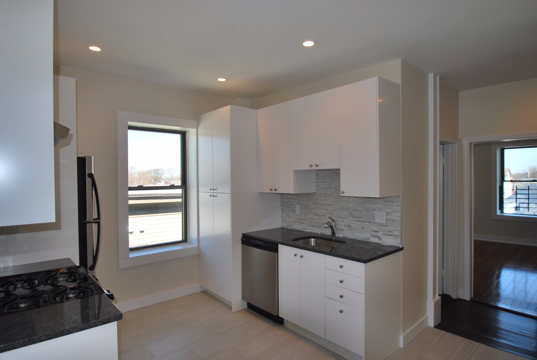 3 bed, 1 bath apartment for rent at 4 Hamlet St Unit 4, Dorchester