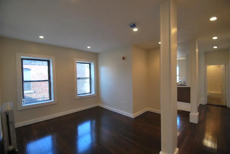 3 bed, 1 bath apartment for rent at 4 Hamlet St Unit 4, Dorchester — photo 1 of 10