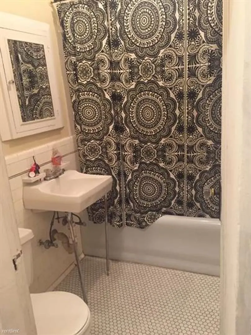 Studio bed, 1 bath apartment for rent at 4 Hancock St Unit 7, Malden — photo 5 of 5