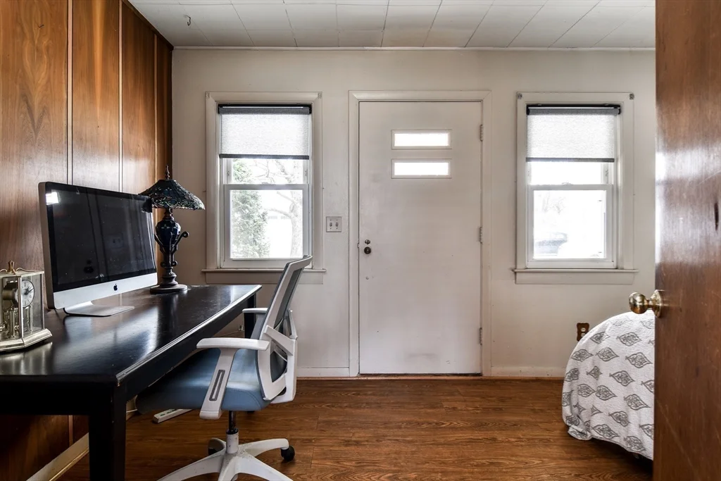 4 bed, 1 bath apartment for rent at 4 Hardwick Rd, Natick — photo 9 of 20