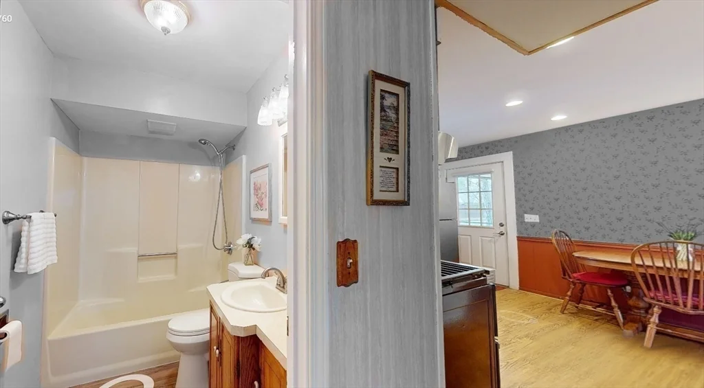 4 bed, 1 bath apartment for rent at 4 Hardwick Rd, Natick — photo 11 of 20