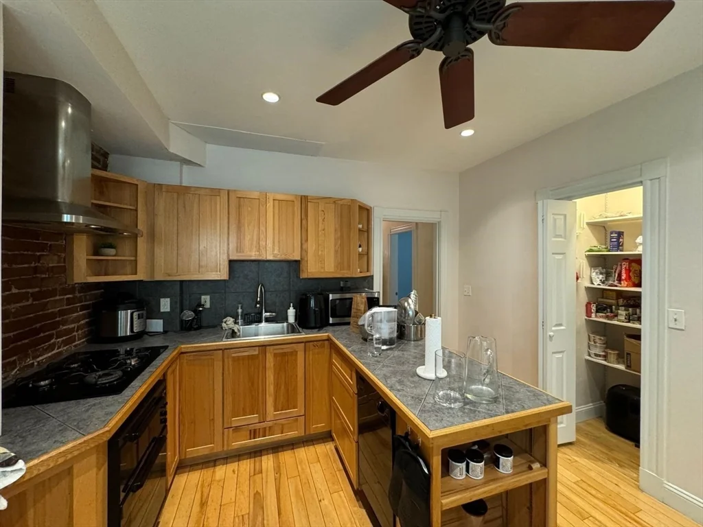 2 bed, 1 bath apartment for rent at 4 Hardwick St Unit 1, Cambridge — photo 7 of 18