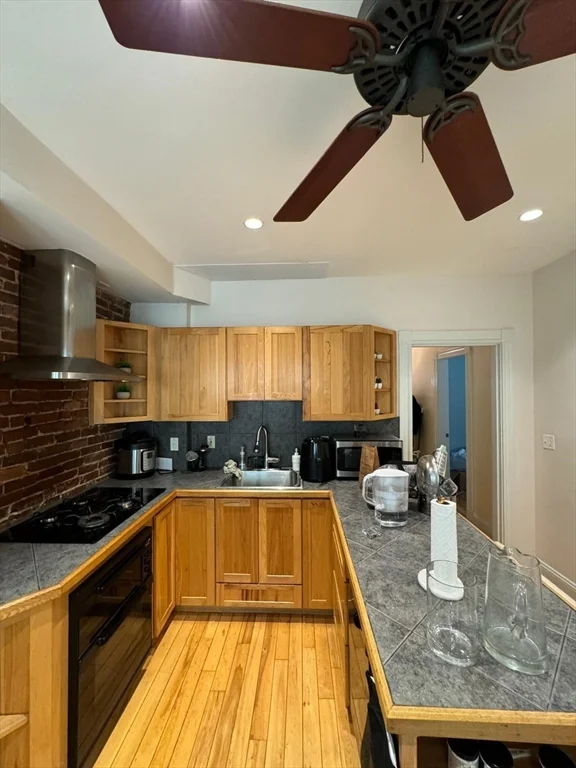 2 bed, 1 bath apartment for rent at 4 Hardwick St Unit 1, Cambridge — photo 5 of 18