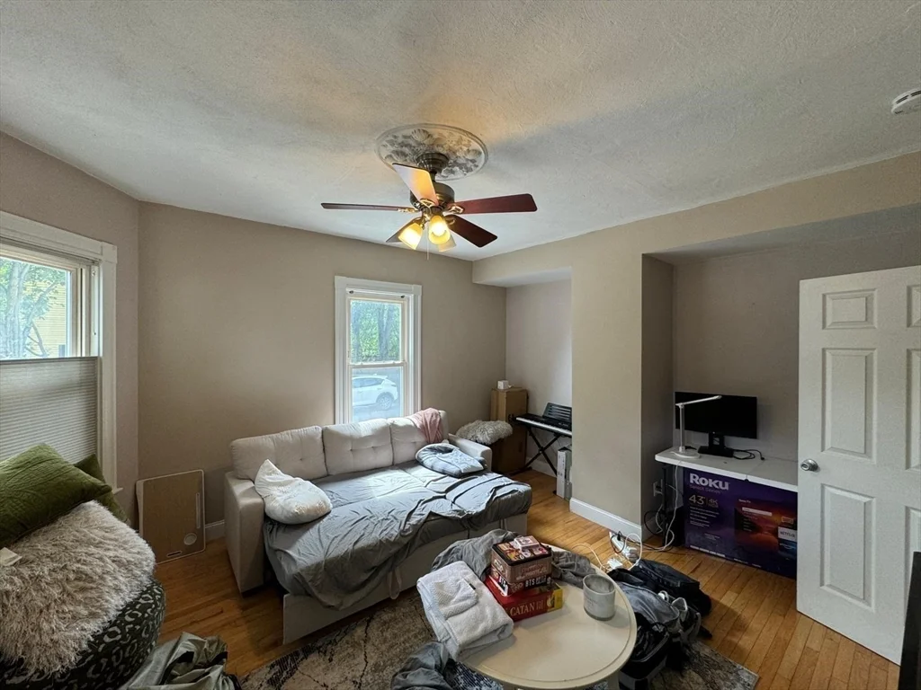 2 bed, 1 bath apartment for rent at 4 Hardwick St Unit 1, Cambridge — photo 11 of 18