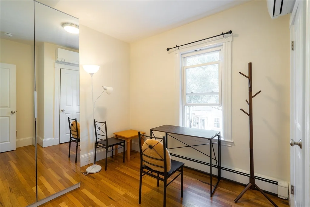 3 bed, 1 bath apartment for rent at 4 Hardwick St Unit 2, Cambridgeport — photo 3 of 19