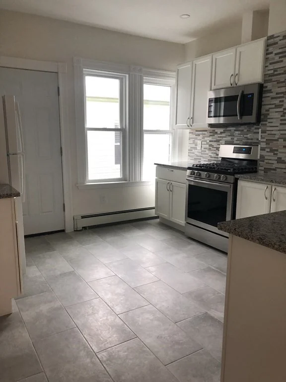 3 bed, 1 bath apartment for rent at 4 Hardwick St Unit 3, Kendall Square — photo 5 of 14