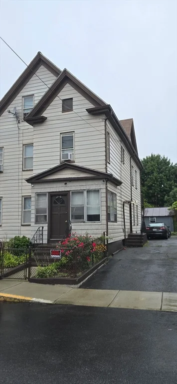 2 bed, 1 bath apartment for rent at 4 Harris Ave Unit 1, Everett — photo 11 of 11