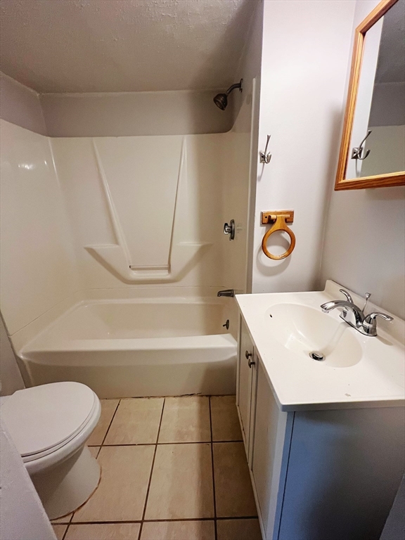 4 bed, 2 bath apartment for rent at 4 Harrison St Unit 1, Natick — photo 10 of 12