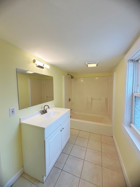 3 bed, 1 bath apartment for rent at 4 Harrison St Unit 2, Natick — photo 8 of 15
