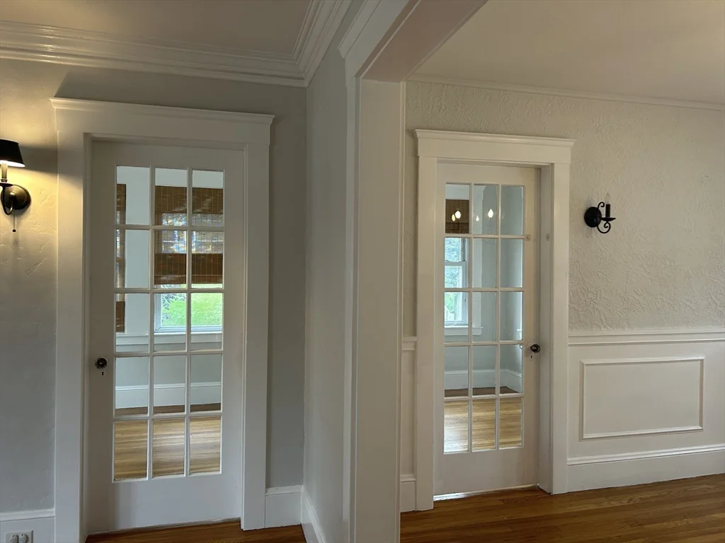 3 bed, 1 bath apartment for rent at 4 Harvard Rd Unit 0, Belmont — photo 21 of 36