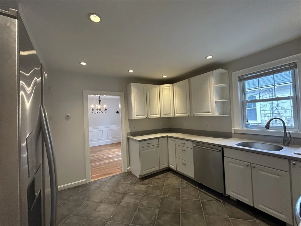 3 bed, 1 bath apartment for rent at 4 Harvard Rd Unit 0, Belmont — photo 8 of 36