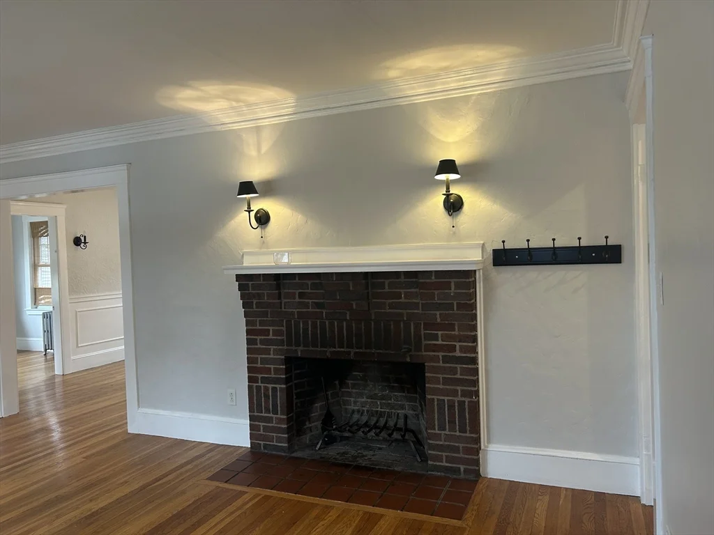 3 bed, 1 bath apartment for rent at 4 Harvard Rd Unit 0, Belmont — photo 12 of 36