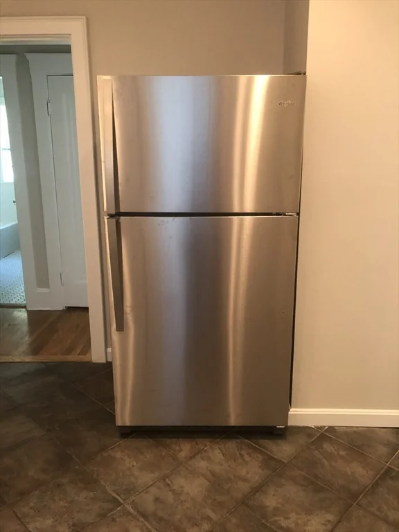 2 bed, 1 bath apartment for rent at 4 Harvard Rd Unit 1, Belmont — photo 5 of 23