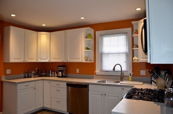 3 bed, 1 bath apartment for rent at 4 Harvard Rd Unit 2, Belmont — photo 3 of 40