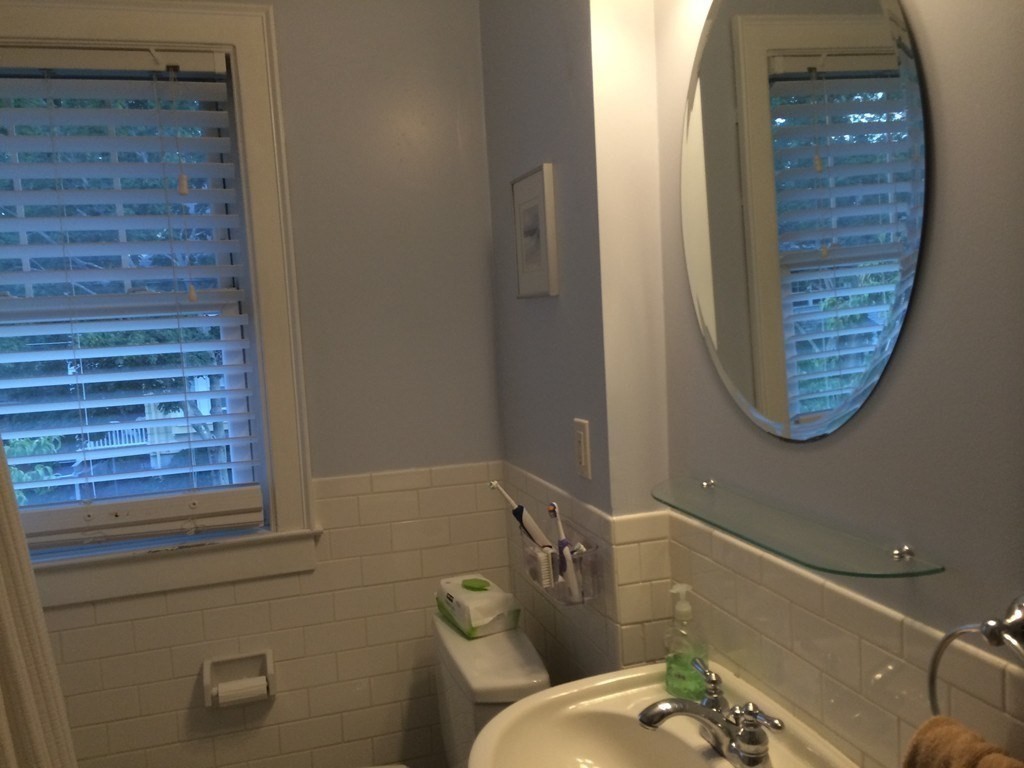 3 bed, 1 bath apartment for rent at 4 Harvard Rd Unit 2, Belmont — photo 9 of 40