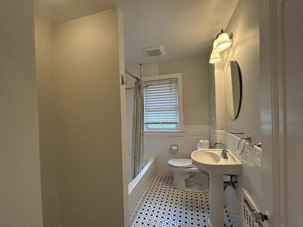 3 bed, 1 bath apartment for rent at 4 Harvard Rd Unit 2, Belmont — photo 29 of 40
