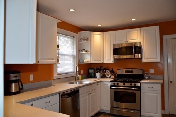 3 bed, 1 bath apartment for rent at 4 Harvard Rd Unit 2, Belmont — photo 2 of 40