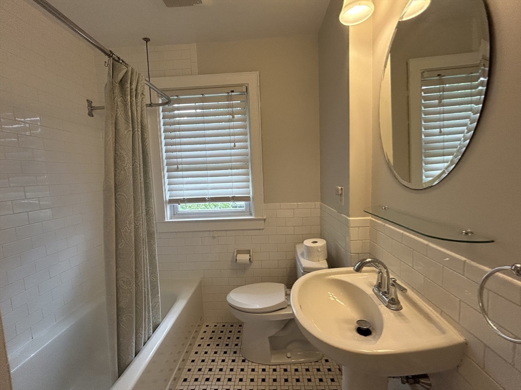 3 bed, 1 bath apartment for rent at 4 Harvard Rd Unit 2, Belmont — photo 30 of 40