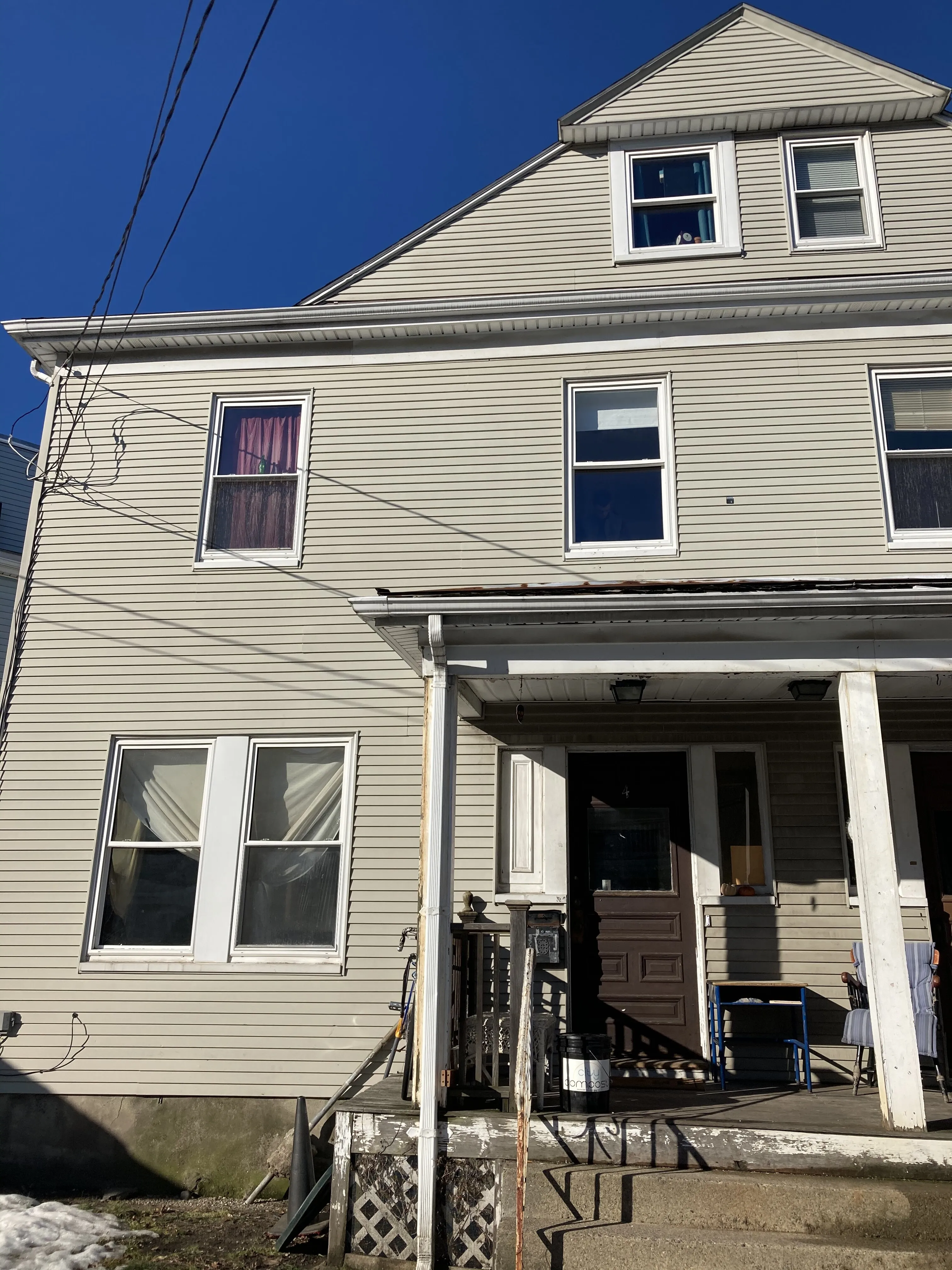 6 bed, 2 bath apartment for rent at 4 Haskell St Unit 1, Allston — photo 5 of 13
