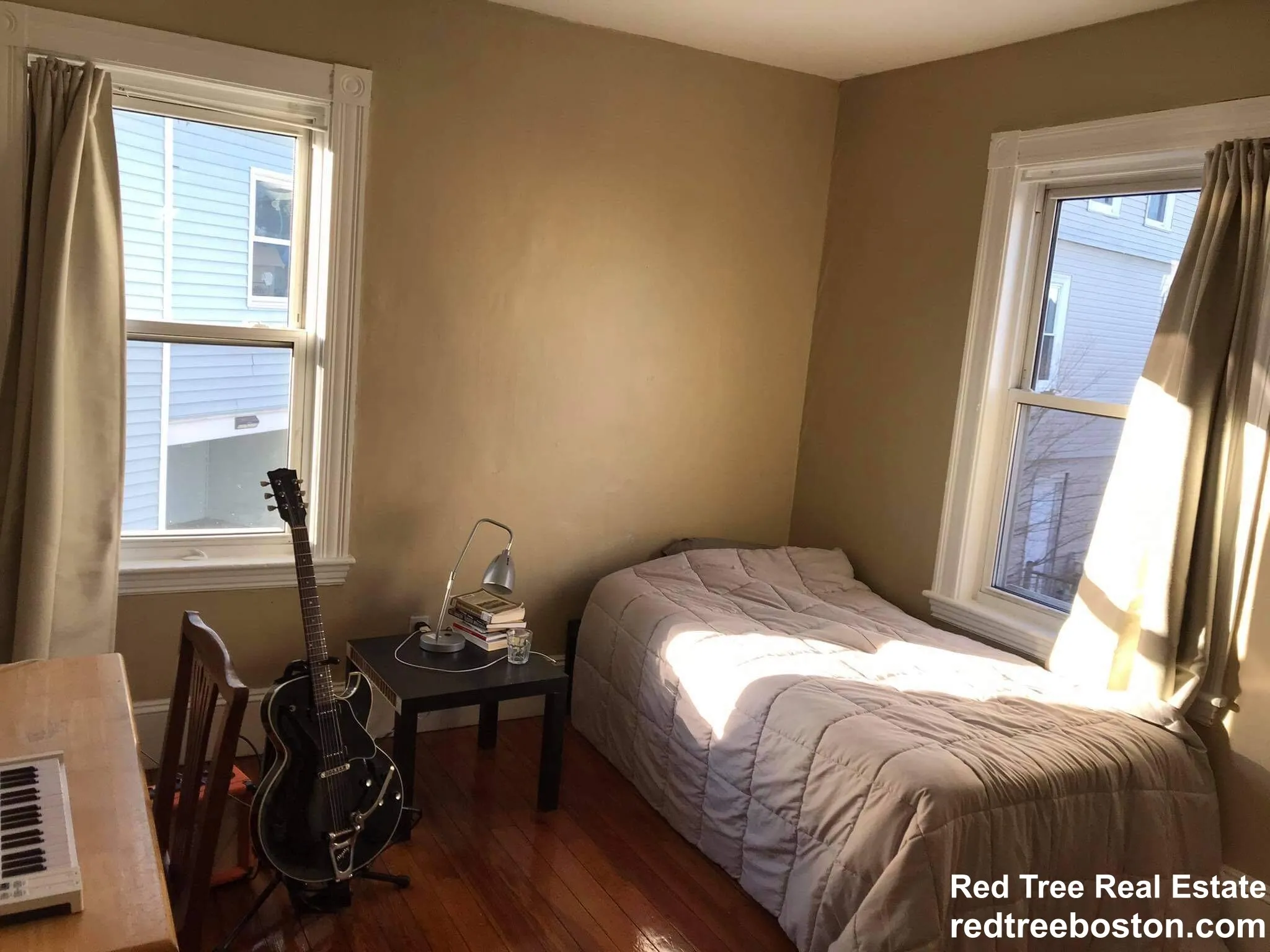 6 bed, 2 bath apartment for rent at 4 Haskell St Unit 1, Allston — photo 10 of 13