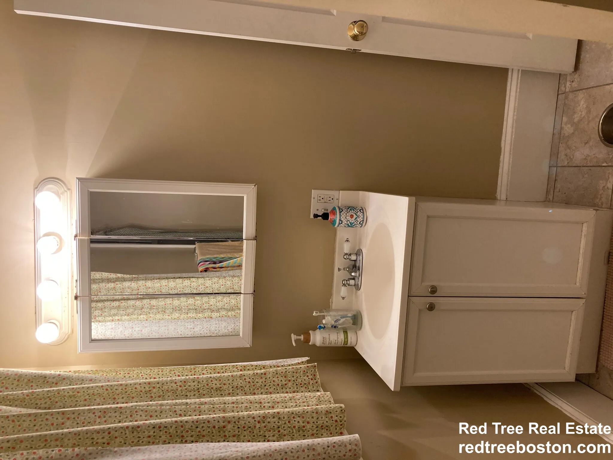 6 bed, 2 bath apartment for rent at 4 Haskell St Unit 1, Allston — photo 11 of 13