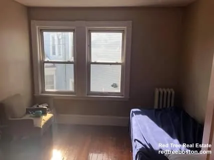 6 bed, 2 bath apartment for rent at 4 Haskell St Unit 1, Allston — photo 4 of 13