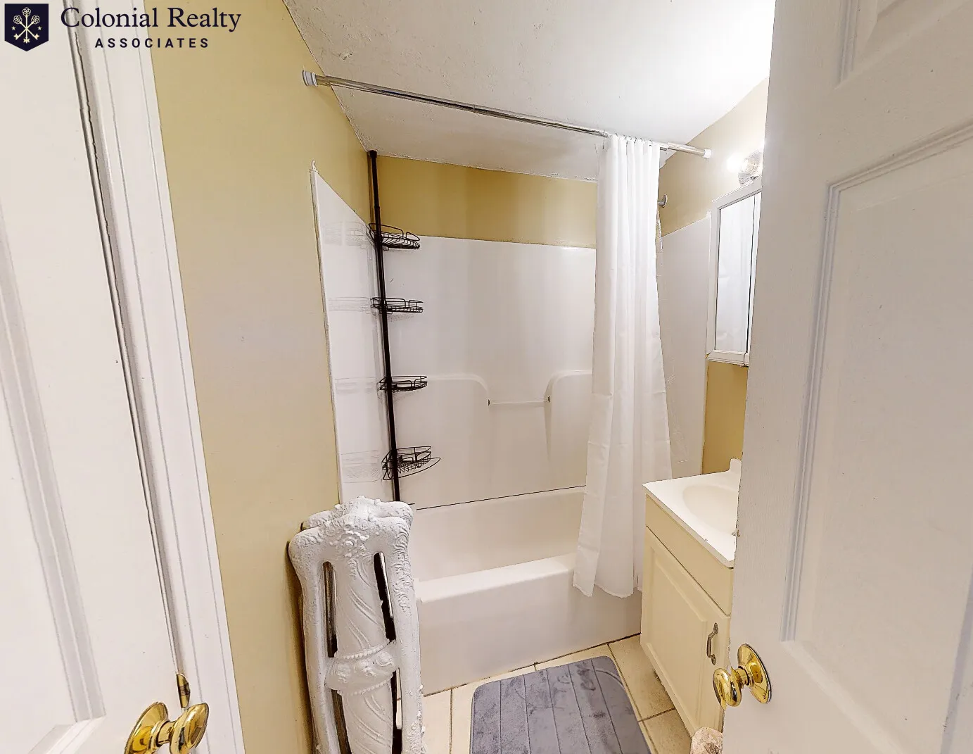 6 bed, 2 bath apartment for rent at 4 Haskell St Unit 4, Allston — photo 25 of 54