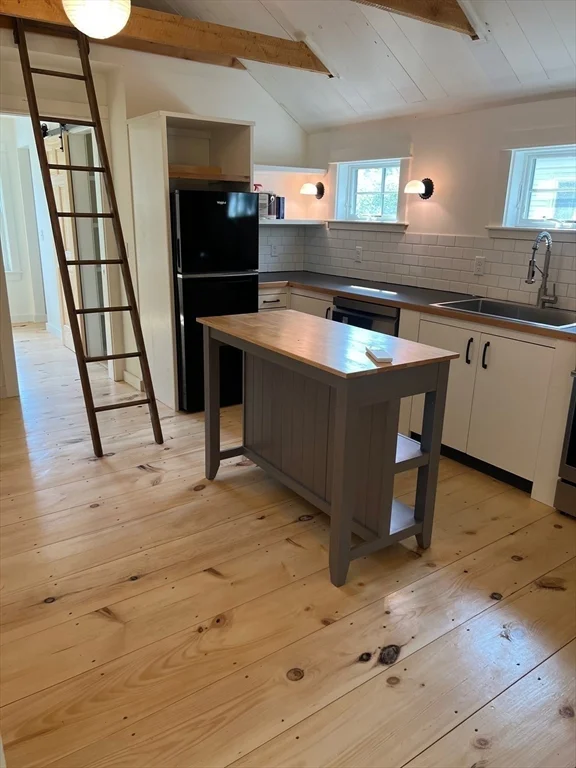 1 bed, 1 bath apartment for rent at 4 Haskell St Unit ADU, Gloucester — photo 1 of 35