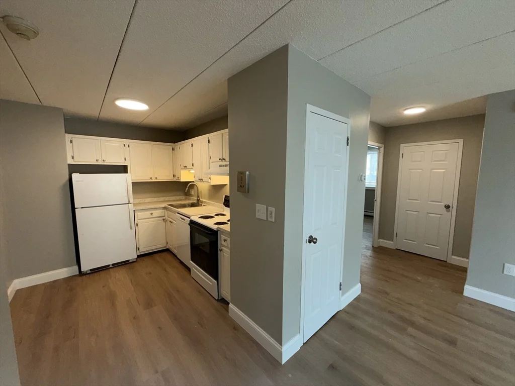 2 bed, 1 bath apartment for rent at 4 Hawes St Unit 13, Revere — photo 3 of 12