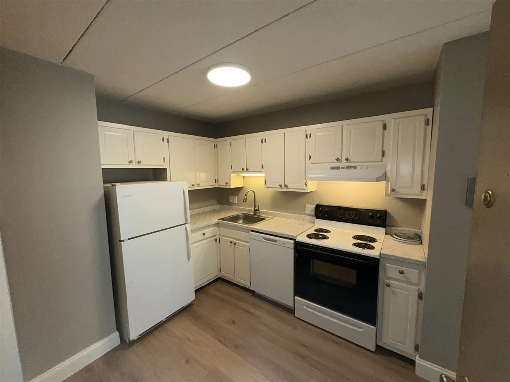 2 bed, 1 bath apartment for rent at 4 Hawes St Unit 13, Revere