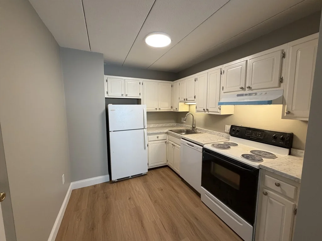 2 bed, 1 bath apartment for rent at 4 Hawes St Unit 13, Revere — photo 2 of 12